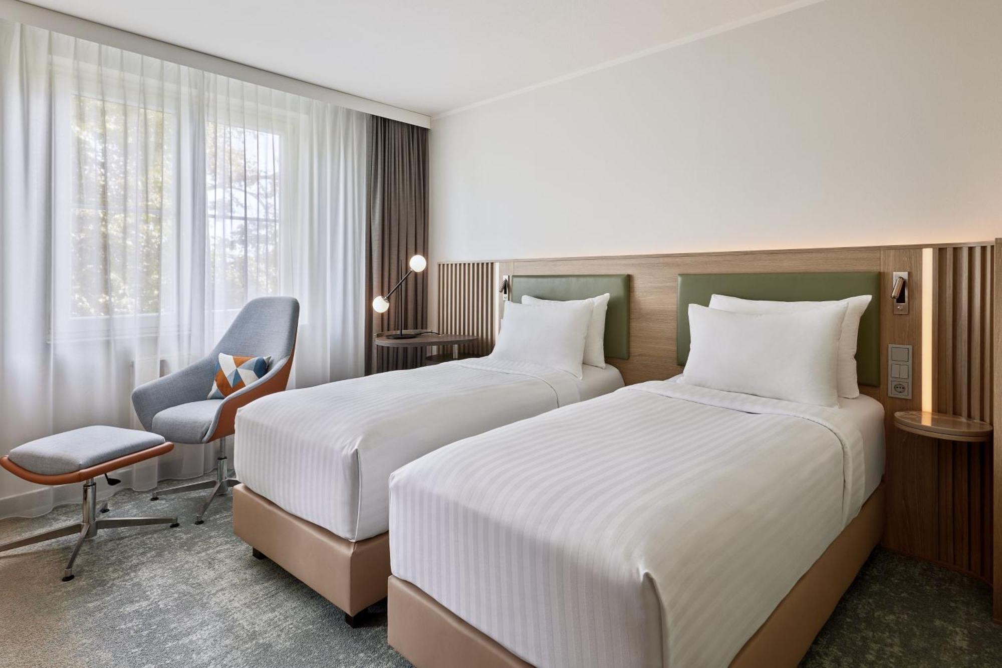 Standard Twin Room Inland View